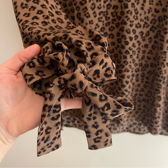 💐 2 for $20!! 💐 CeCe Animal Print Blouse - Picture 4 of 7